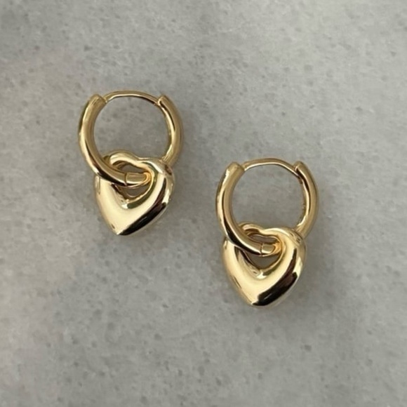 COPY - Gold Bubble Heart Charm Dangle Huggie Hoop Earrings
Brand New - Picture 5 of 5